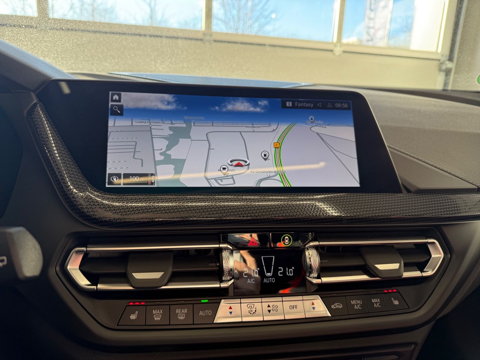 Fahrzeugabbildung BMW 118 i Edition Colorv.; M-Tech.-,M-Pro-Sport-Pak.