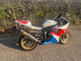 Yamaha R1