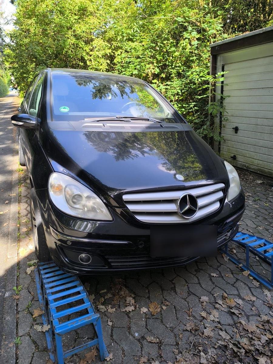 Mercedes-Benz B 200