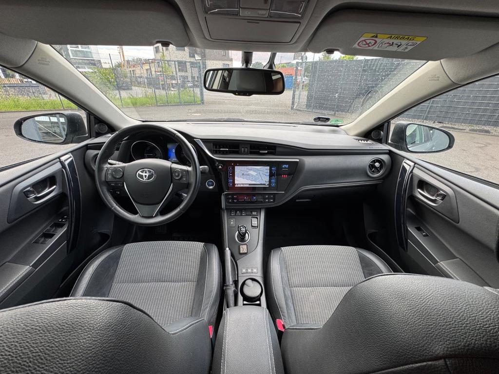 Toyota Auris Touring Sports