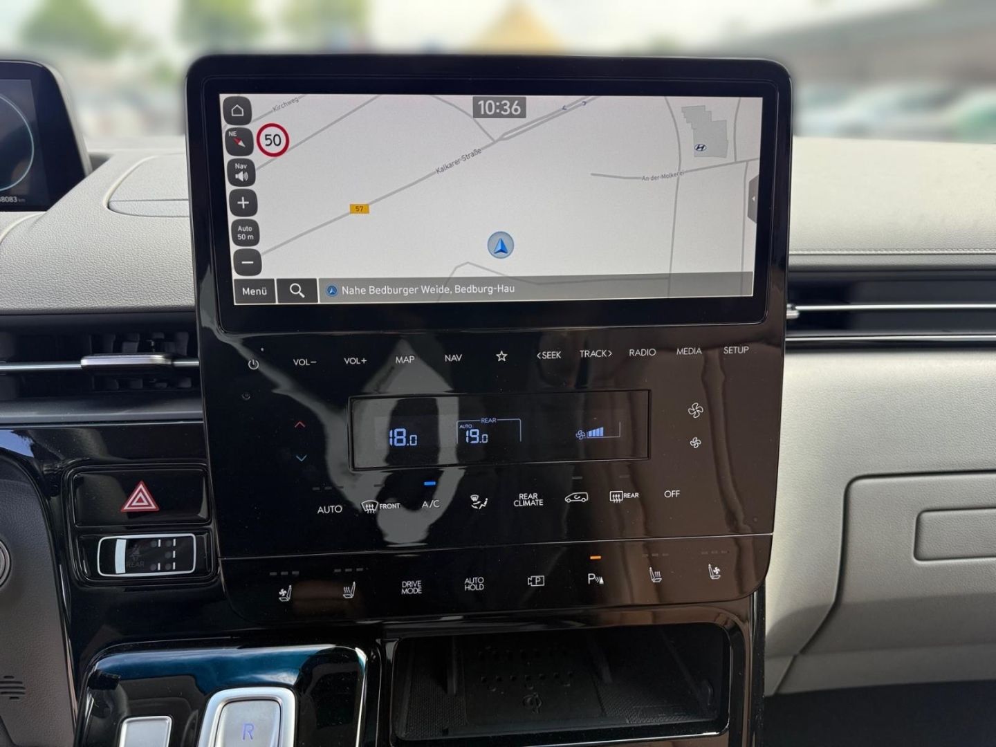Fahrzeugabbildung Hyundai STARIA Signature 2.2 CRDi 7-Sitzer BOSE+AHK+360°