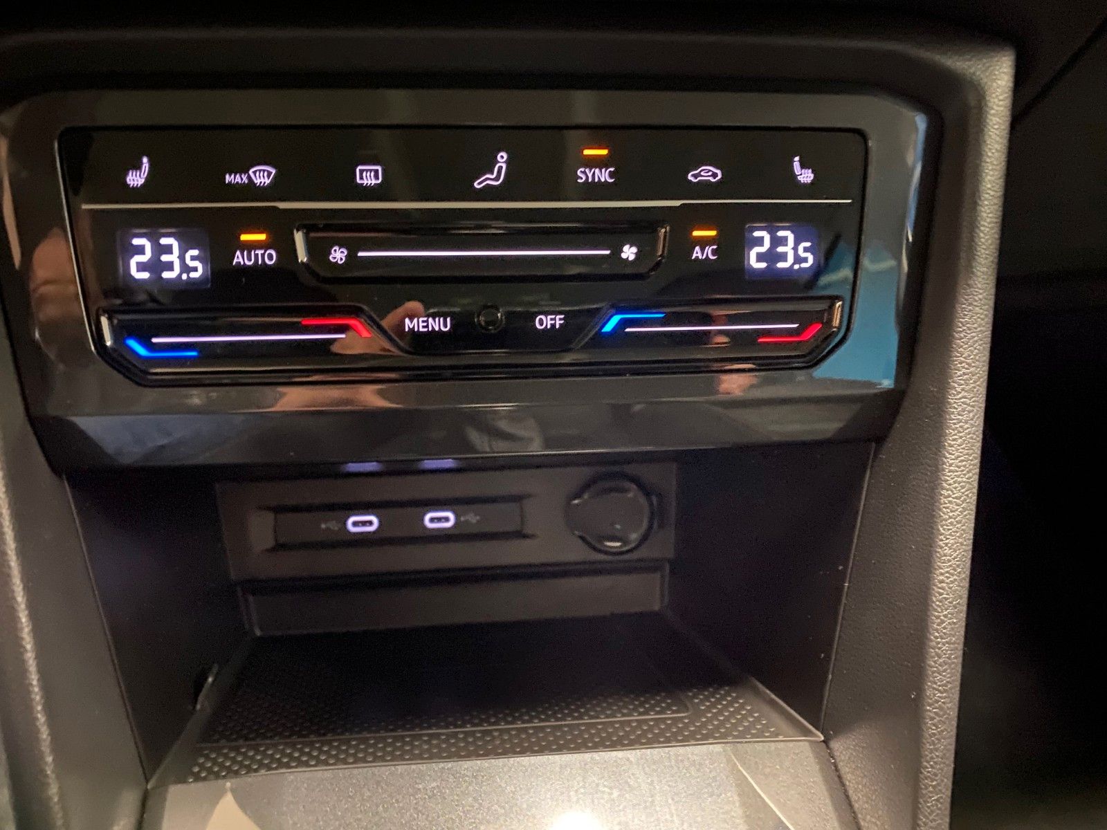 Fahrzeugabbildung Volkswagen Tiguan 1.5 TSI DSG+Head-up-Display+AHK schwenk.+