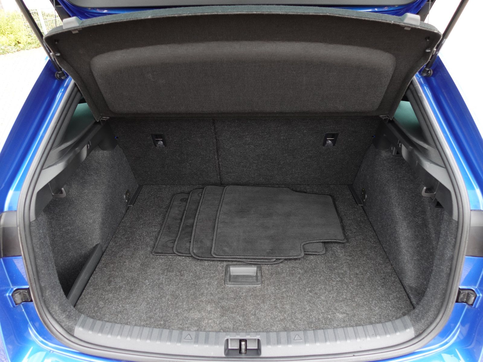 Fahrzeugabbildung SKODA Scala 1.5 TSI MONTE CARLO Pano Navi RFK CarPlay