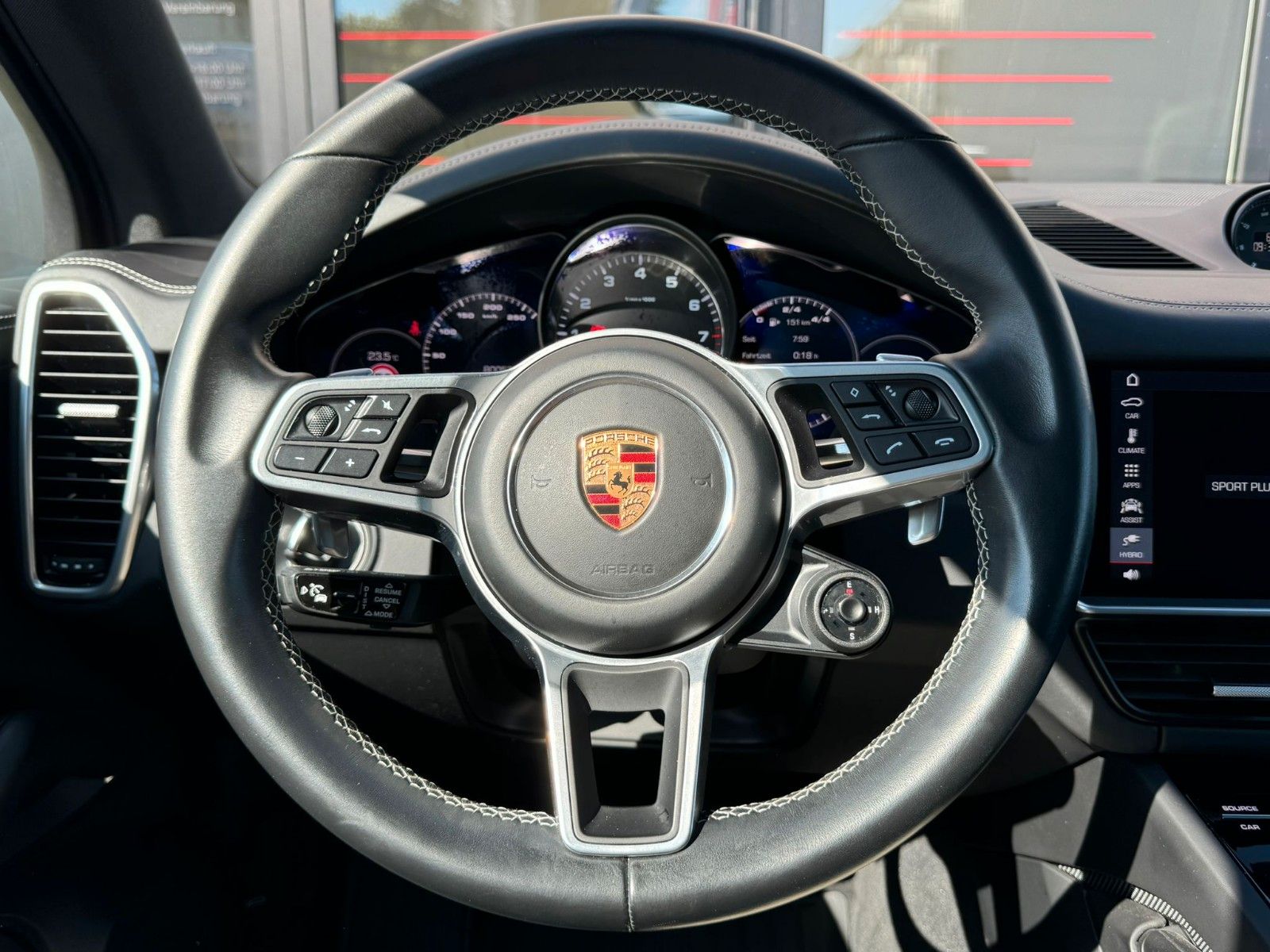 Fahrzeugabbildung Porsche Cayenne E-Hybrid*Approved11/27*Pano*Allradlenk*
