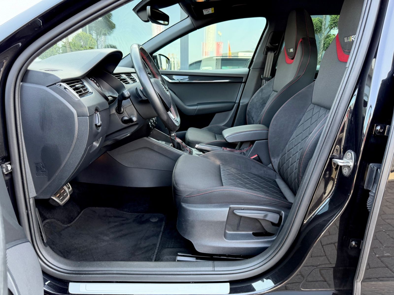 Skoda Octavia Combi RS 2.0 TDI DSG 4x4 LED ACC CAM foto 9
