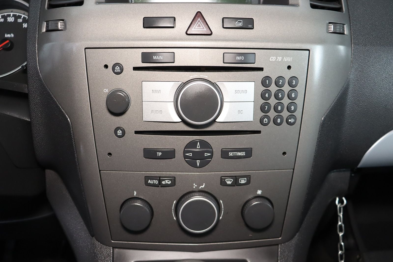 Fahrzeugabbildung Opel Zafira B Klimaautomatik Edition
