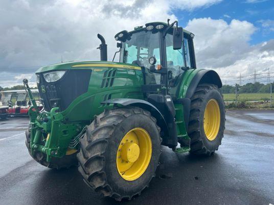 John Deere 6195M