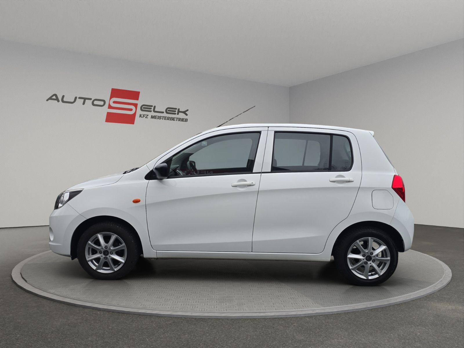 Fahrzeugabbildung Suzuki Celerio Club AUS 1.HAND+WENIG KM+TÜV SERVICE NEU