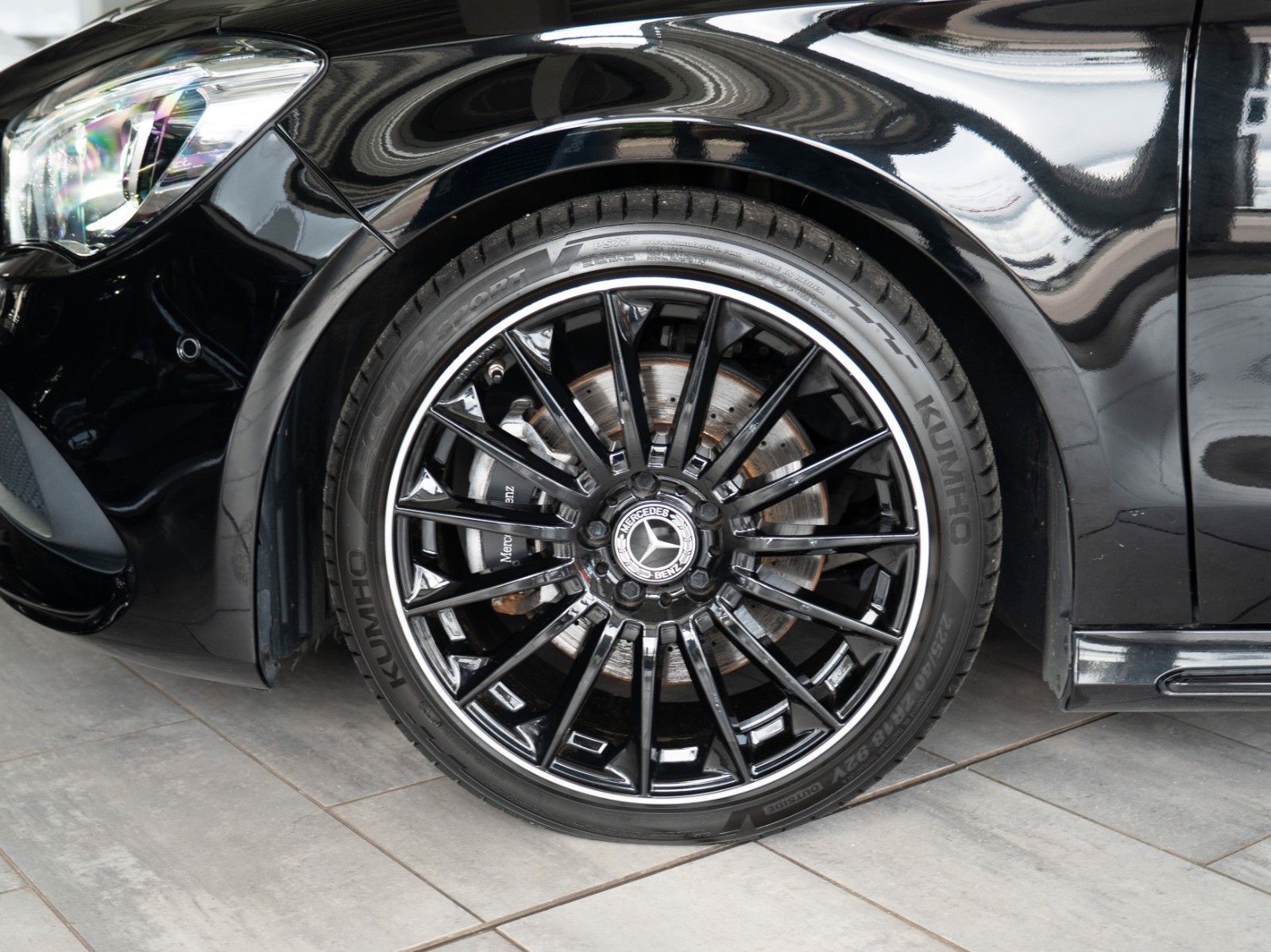 Fahrzeugabbildung Mercedes-Benz CLA 220 Shooting Brake AMG/4x4/AUTOM./KAMERA/LED