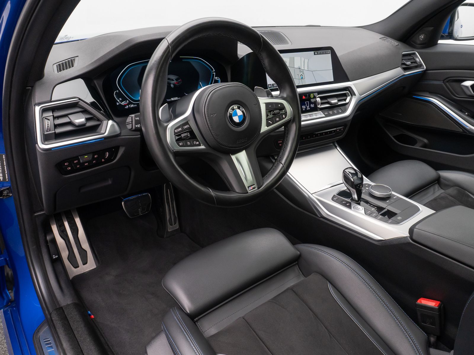 Fahrzeugabbildung BMW 330e xD M Sport Kamera DAB Laser HUD Panoram 19"