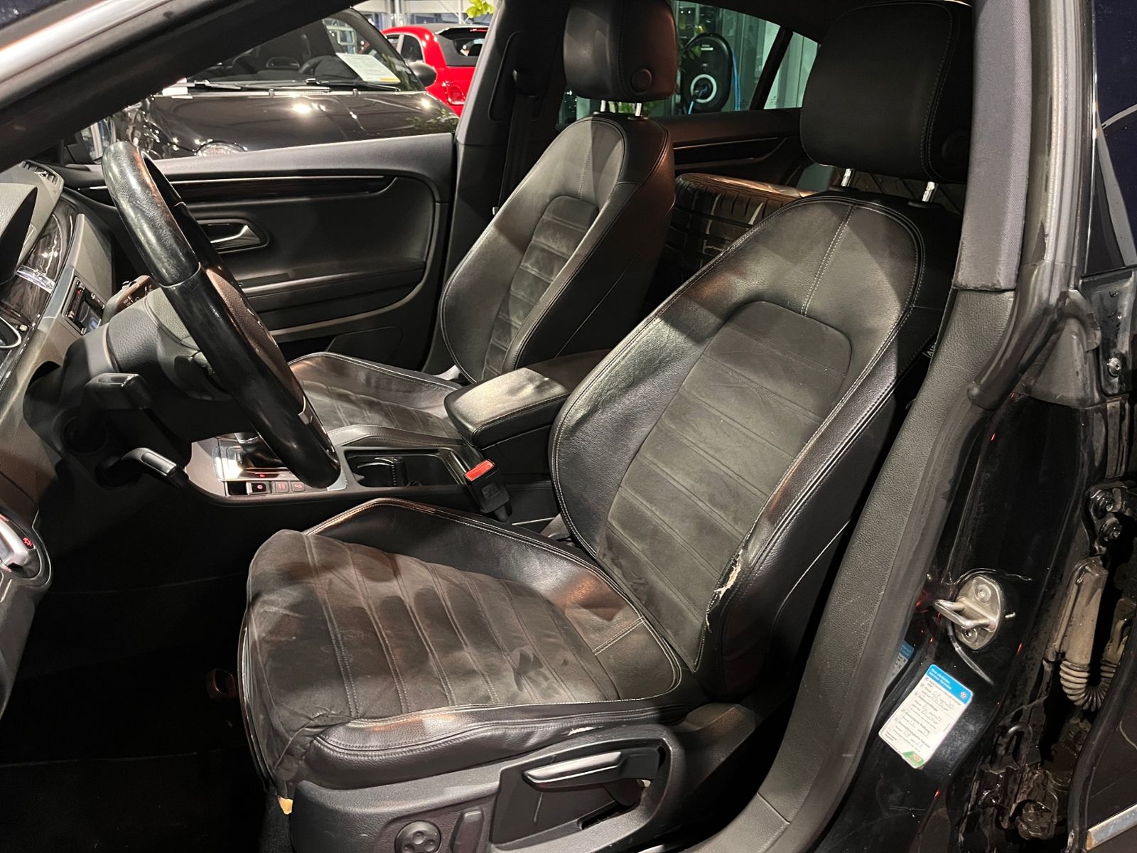 Fahrzeugabbildung Volkswagen CC Passat KLIMA XEN NAV SHZ PDC 18"