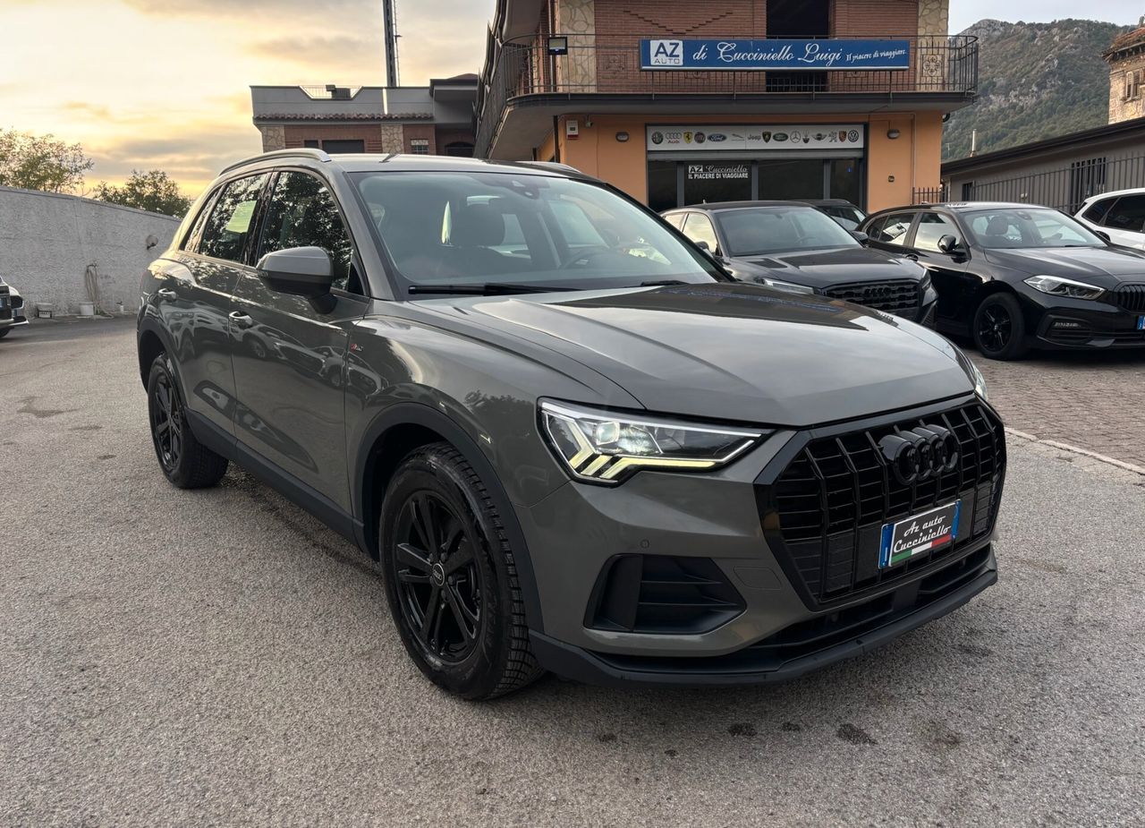 Audi Q3 35 TDI 150CV S tronic IDENTITY BLACK - S imagem 3