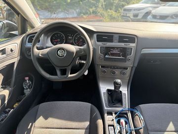 Volkswagen Golf - 11