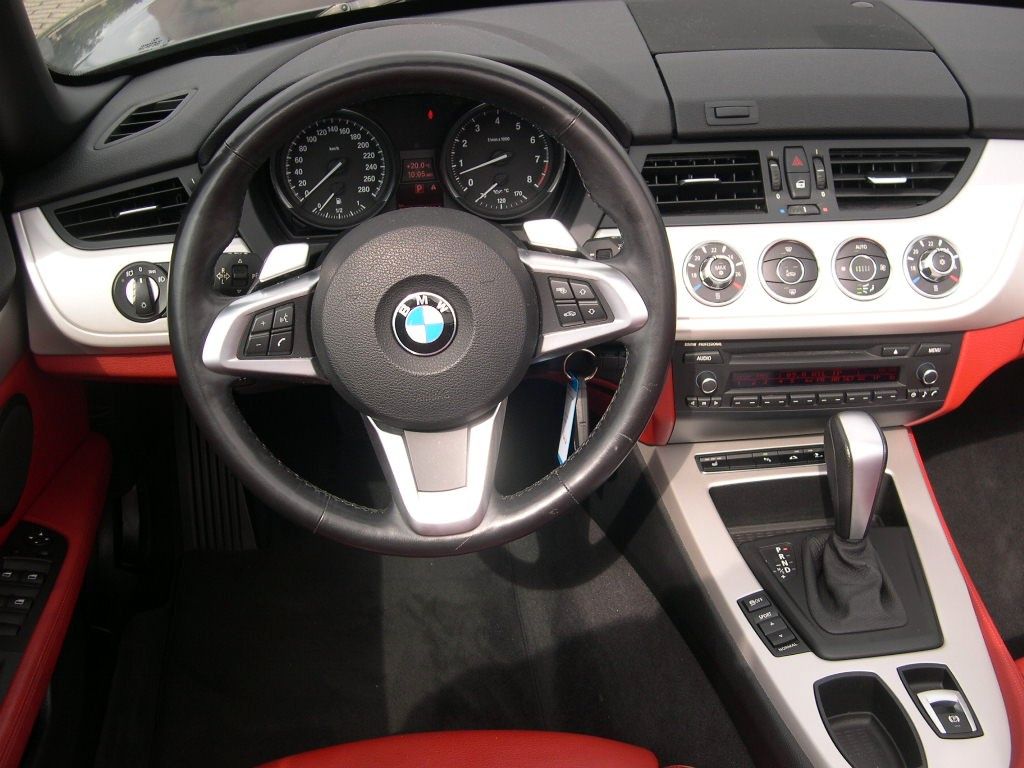 Fahrzeugabbildung BMW Z4 sDrive23i+LEDER+SHZ+2xPDC