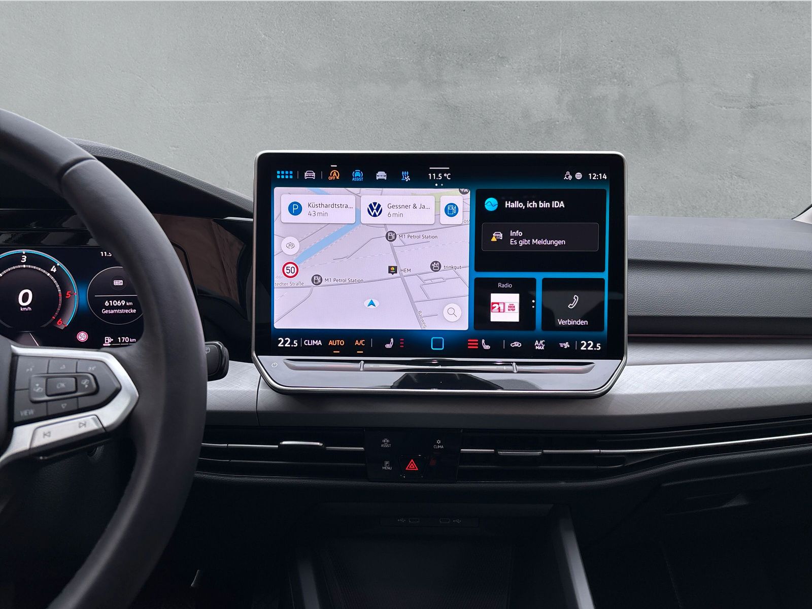 Fahrzeugabbildung Volkswagen Golf Variant 2.0 TDI Life AHK Standheizung HuD