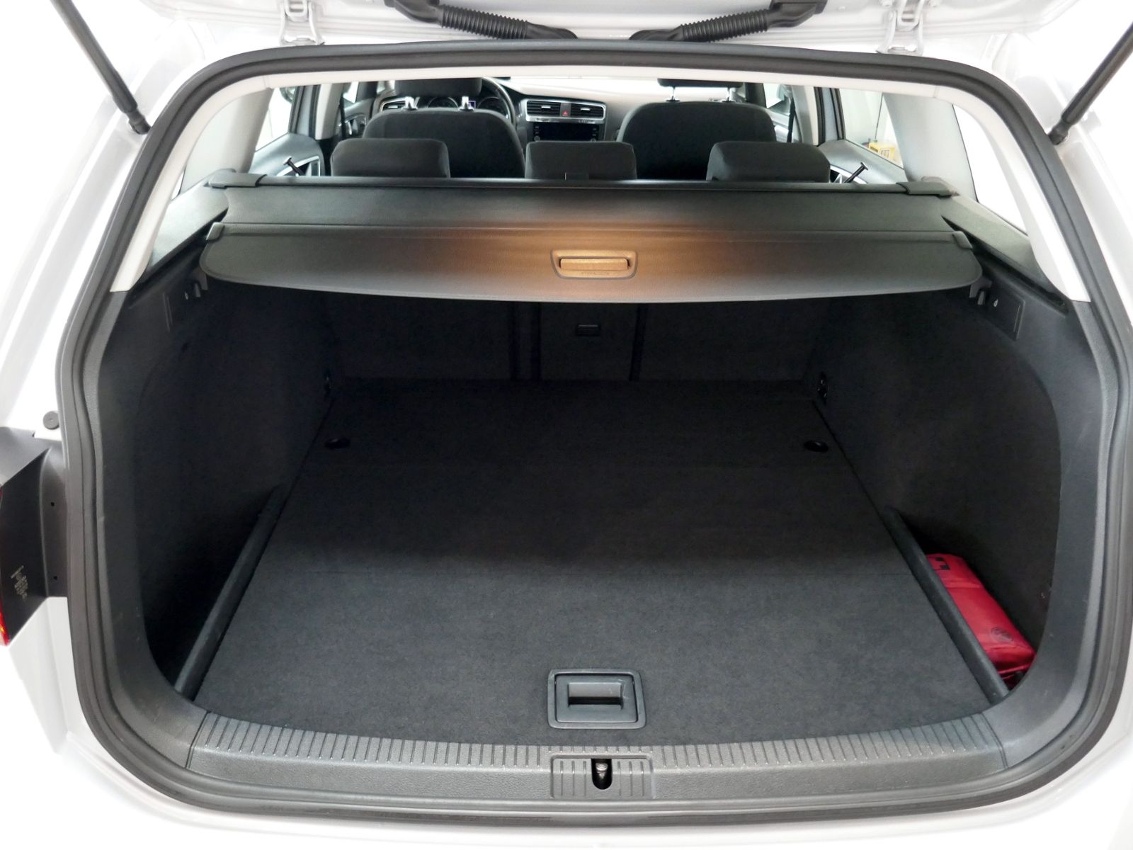 Fahrzeugabbildung Volkswagen Golf VII Variant Comfortline 1.0 TSI | PDC ACC