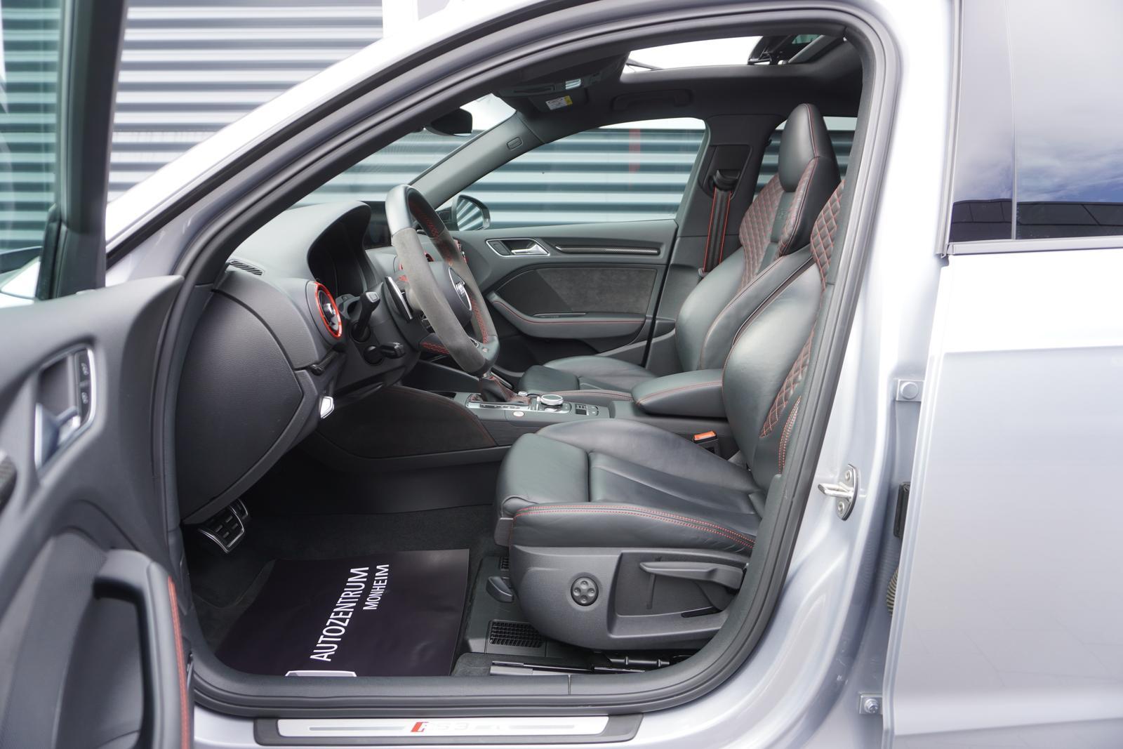 Audi RS3 QUATTRO|SPORTBACK|RS-SITZE|PANORAMA|MATRIX