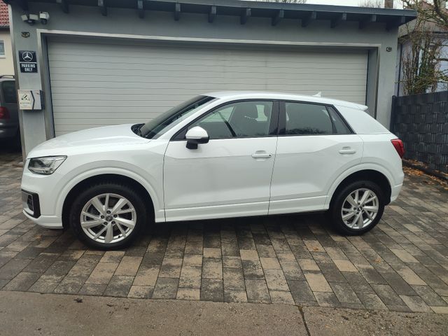 AUDI Q2 Sport ultra S-Tronic LED Navi PDC AHK