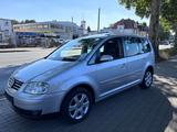 Volkswagen Touran 1.6 FSI Automatik Highline Highline - gebrauchte Volkswagen Touran aus dem Jahr 2004
