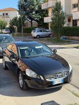 Volvo S60 DRIVe Momentum - Volvo S60: Drive