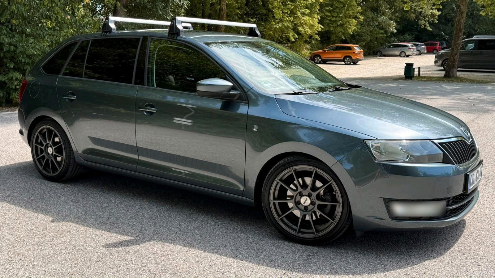 Skoda Rapid 2015 — вигляд ззаду