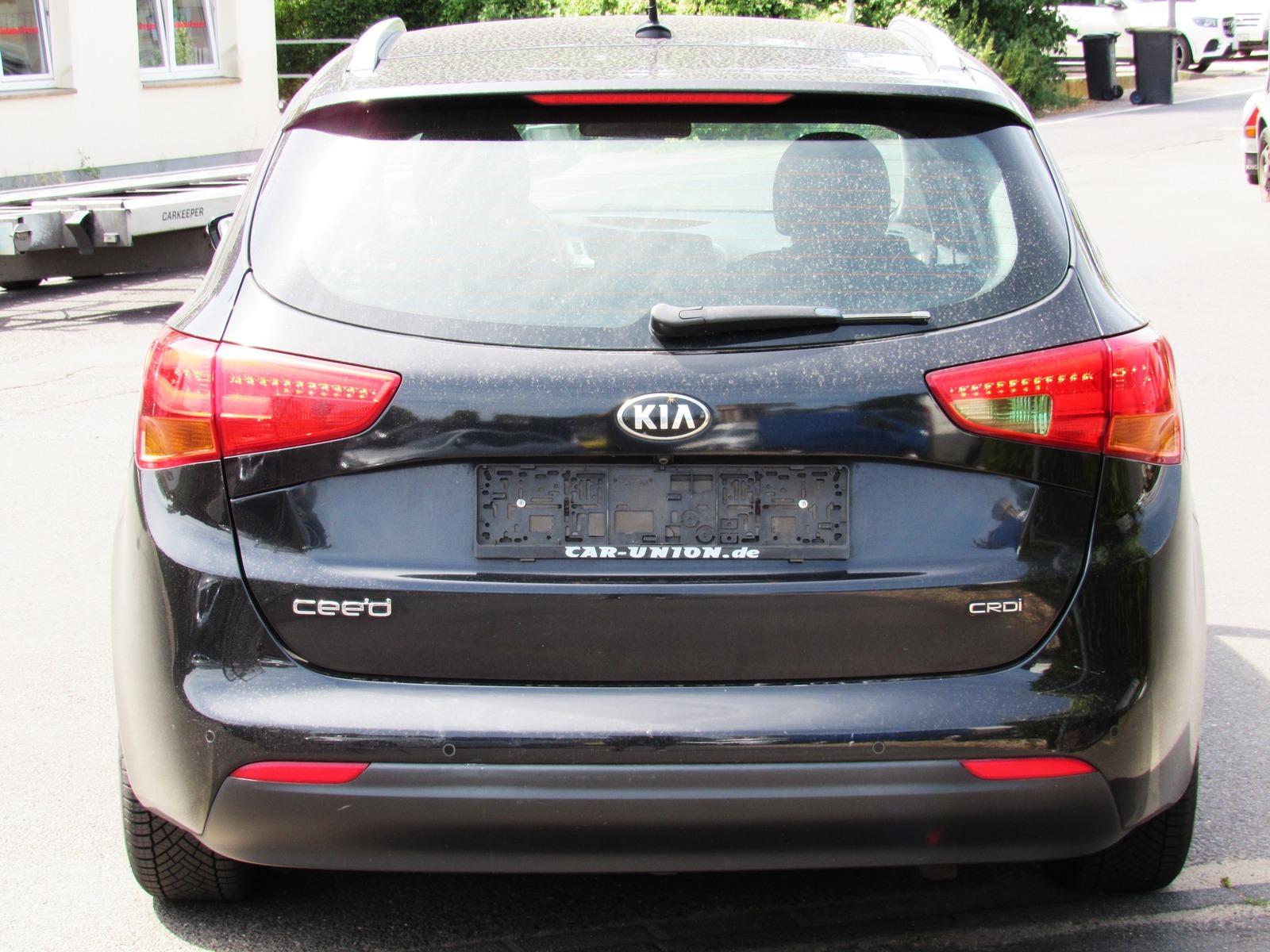 Kia cee'd 2012 — photo 7