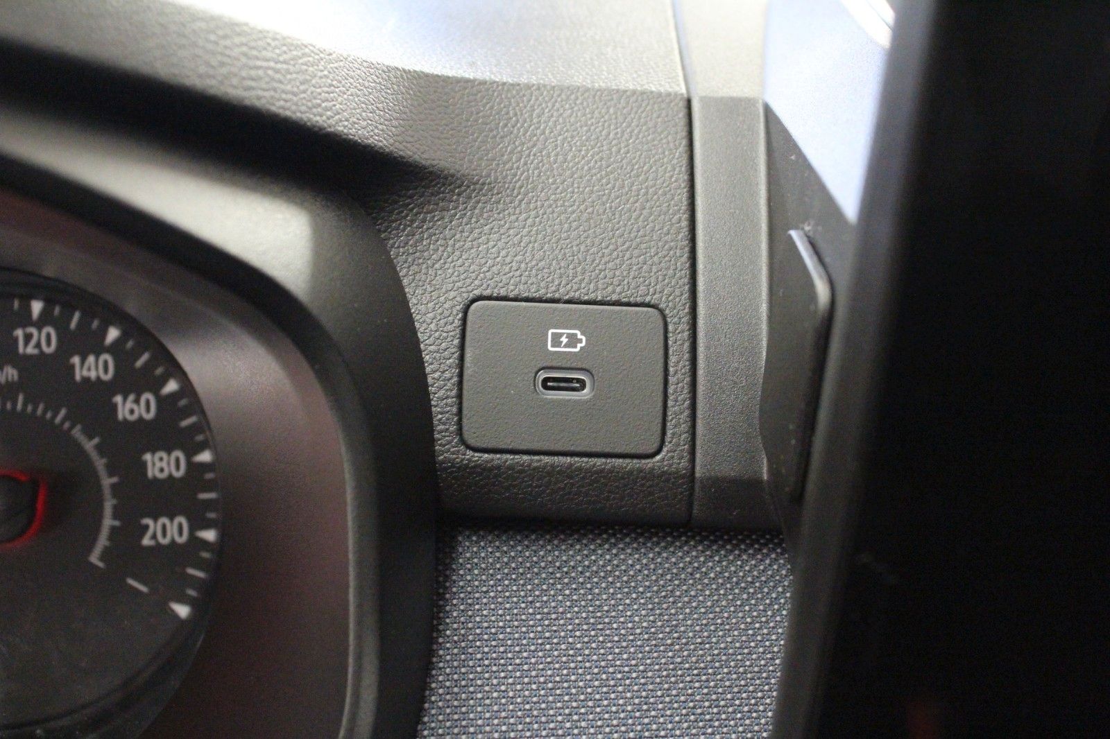 Fahrzeugabbildung Dacia Sandero Stepway TCe 110 Expression*Winterp.*MY26