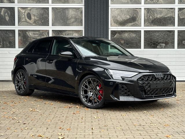 Audi RS3 Quattro Sportback Facelift 2025 RS GRÜN