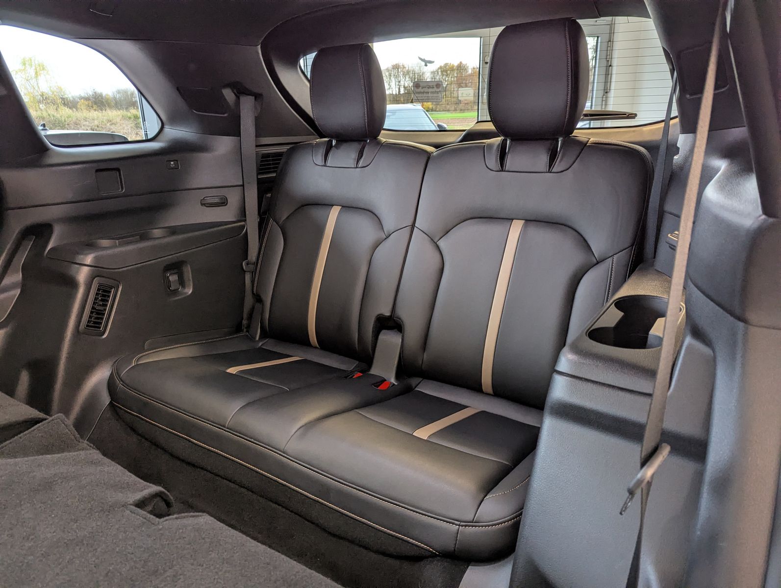 MAZDA CX-80 2.5SKYACTIV PHEV 327 HOMURA+ 7-Sitze Pano - Image 16