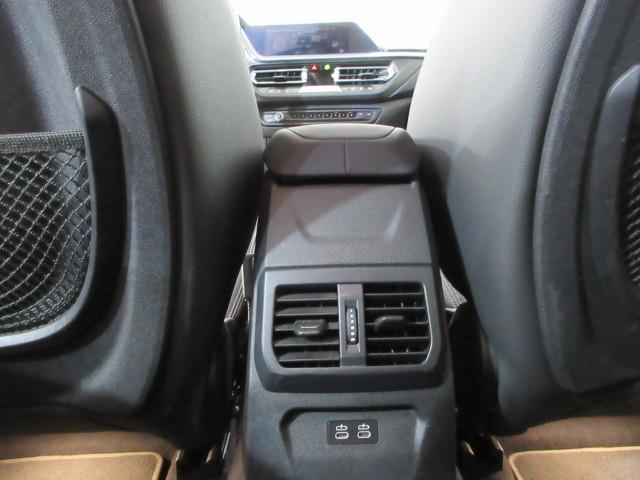 BMW 118 i SportLine LED/NAVI/SHZ/PDC/AHK/STANDHZ/17"