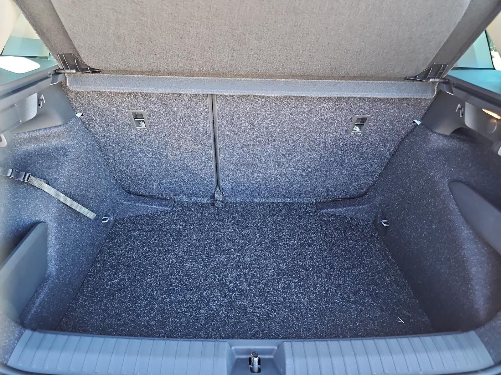 Fahrzeugabbildung SKODA Kamiq 1.0 TSI DSG Selection Black+APP+SHZ+KAMERA