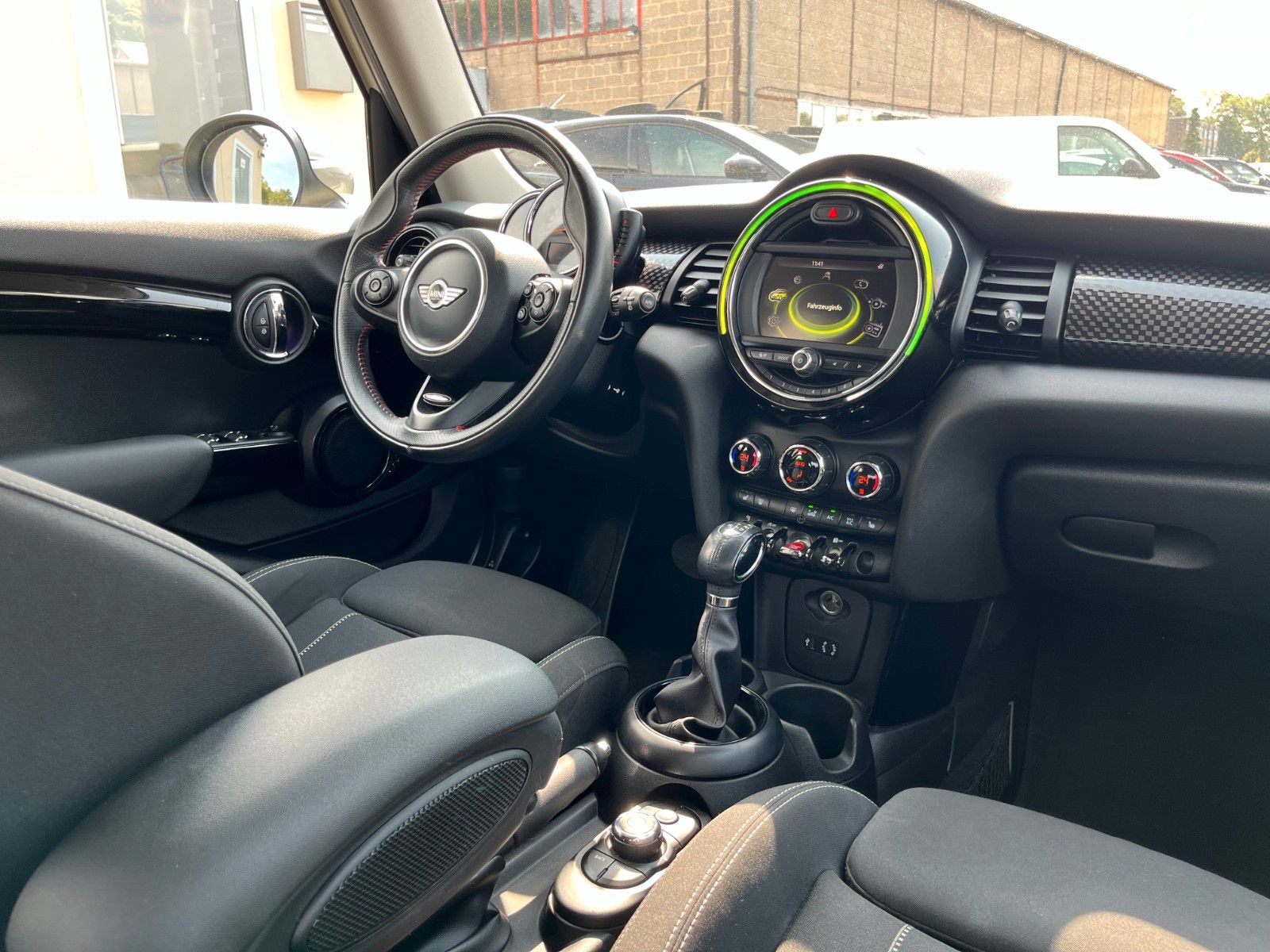 Fahrzeugabbildung MINI Cooper SD Aut. JCW Lenkrad PDC Kamera SPORTSITZE