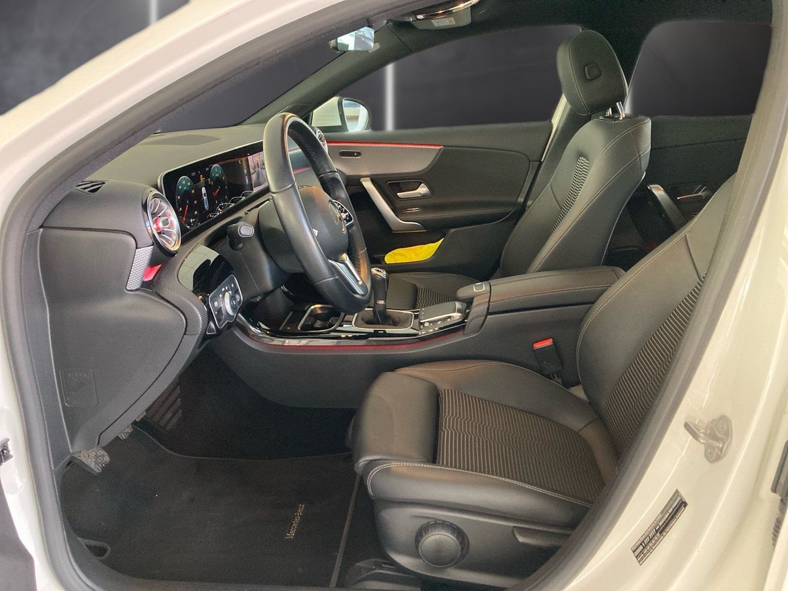 Fahrzeugabbildung Mercedes-Benz A 200 Progressive*Panorma*LED*Totwinkel*Kamera*