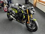 Triumph STREET TRIPLE 765 MOTO2 EDITION    *205/1000 - Triumph Street Triple 765 MOTO2
