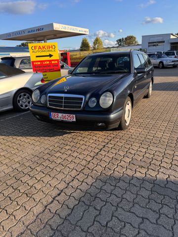 Mercedes-Benz E 320 CLASSIC