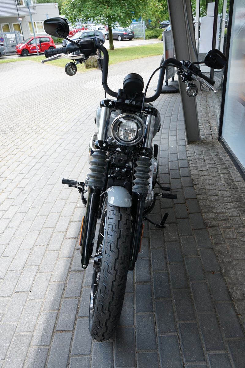 Fahrzeugabbildung Harley-Davidson Street Bob 117 Speichen 2025 Sofort Verfügbar
