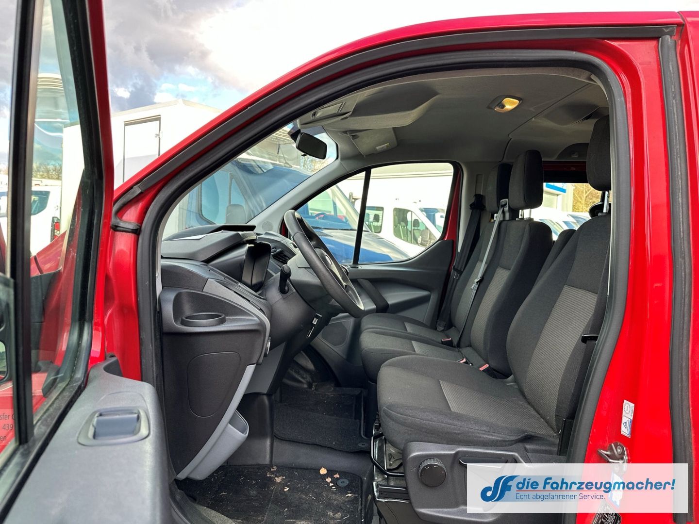 Fahrzeugabbildung Ford Transit Custom Kombi 300 L1 2.2 TDCi *1415