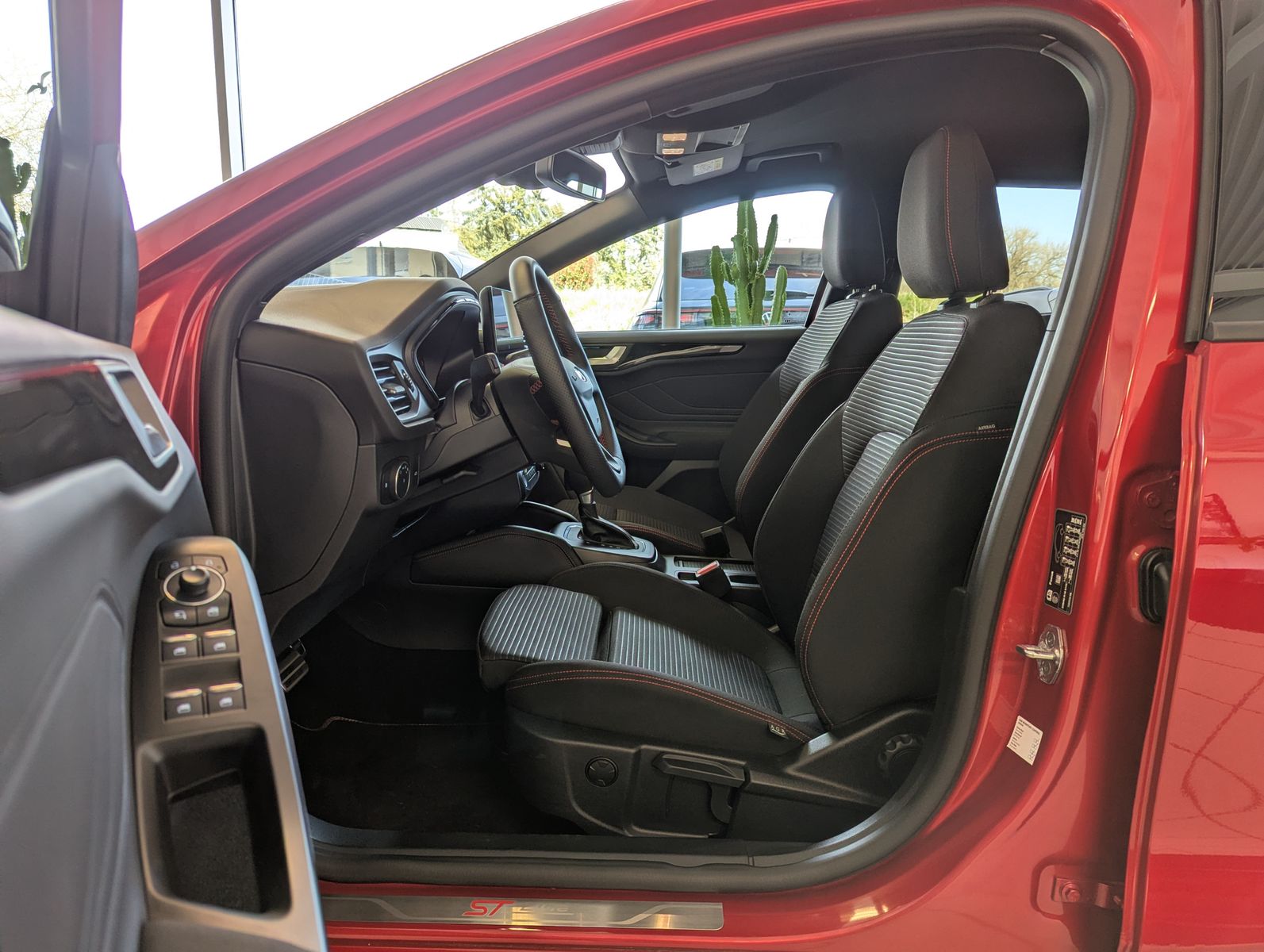 Fahrzeugabbildung Ford Focus 1.0 ST-Line X EB Matrix B&amp;O ACC Kamera 18"