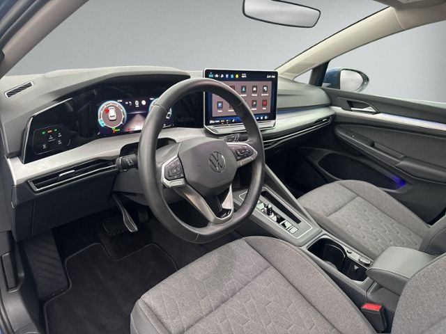 Golf VIII 1.5 eTSI DSG LED+AHK+RFK+ACC+SHZ+APP-C