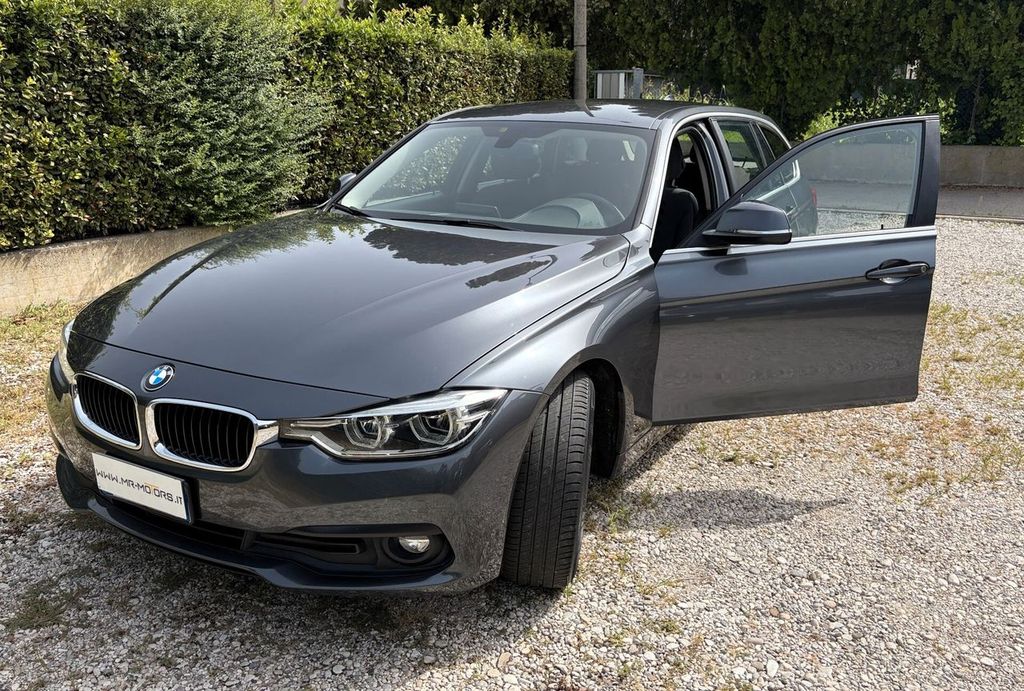 Image of BMW 320