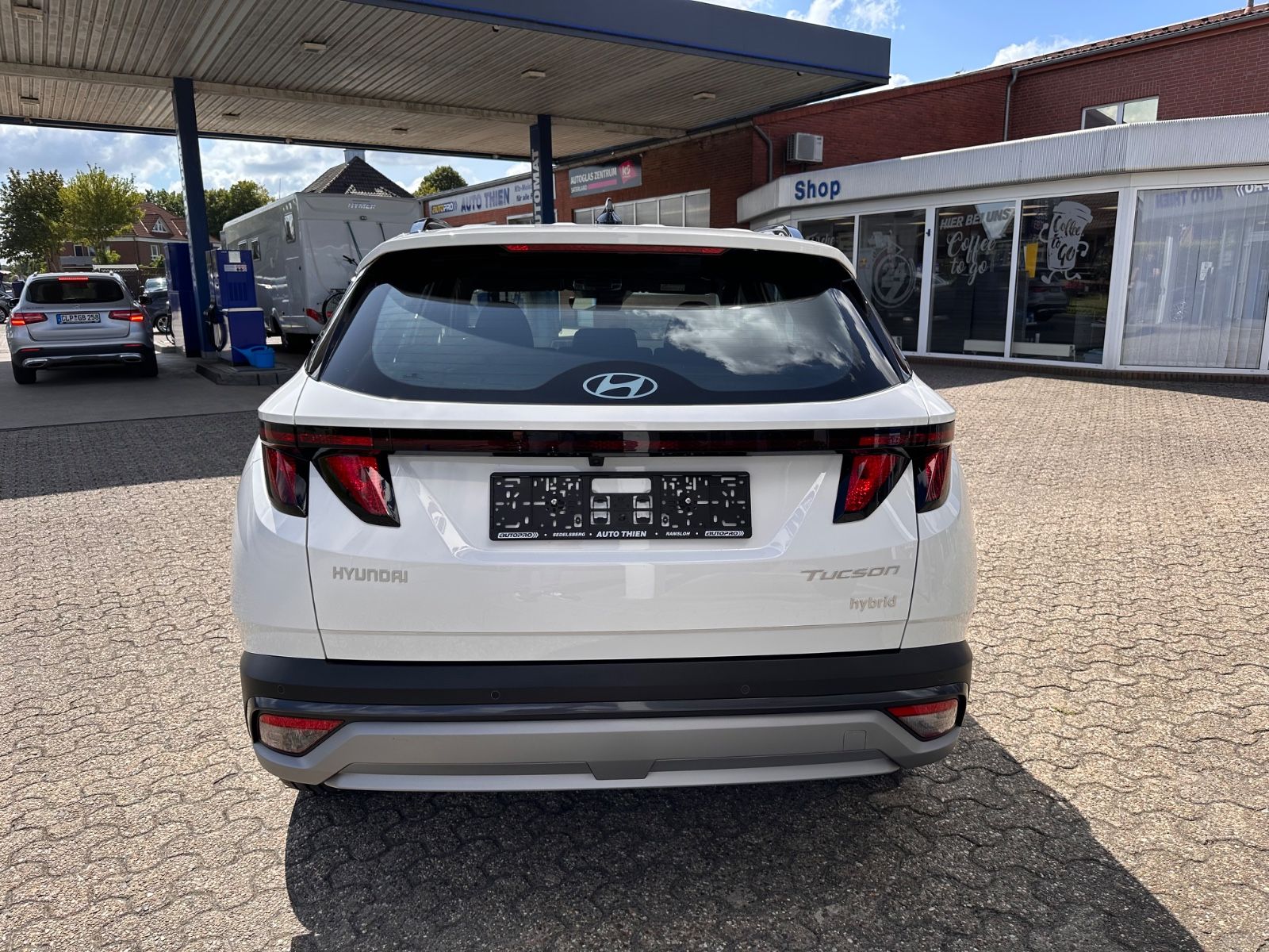 Fahrzeugabbildung Hyundai TUCSON Black-Line Hybrid 1.6 T-GDi DCT SHZG/RFK