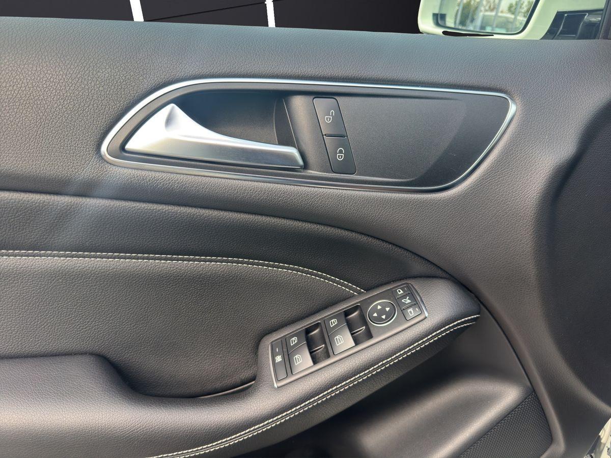 Mercedes-Benz B 180 Bi-Xenon  NAVI Park-Assistent AHK SHZ