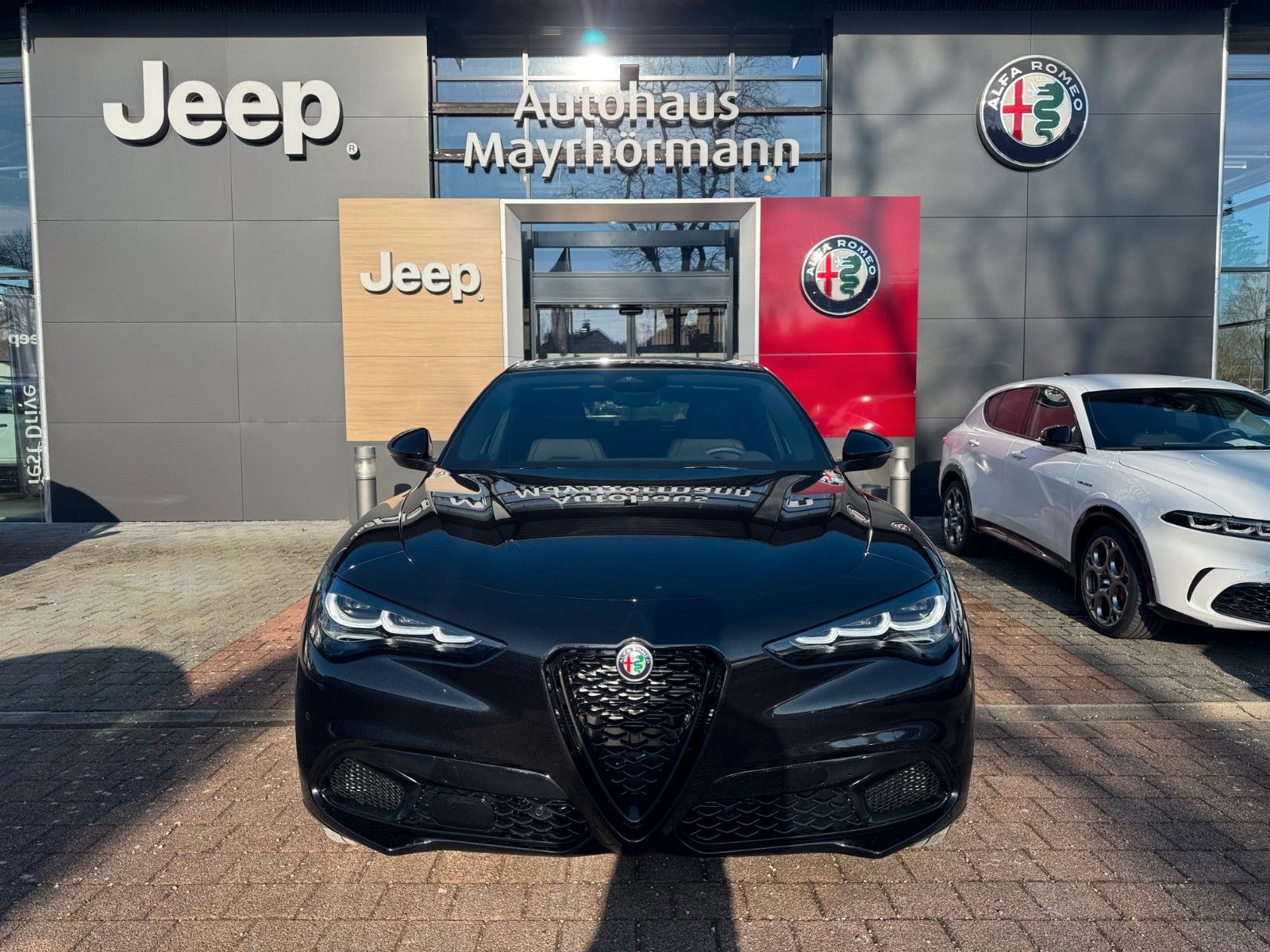 Fahrzeugabbildung Alfa Romeo Stelvio VELOCE 280 PS Glasdach Memory AHK elektr