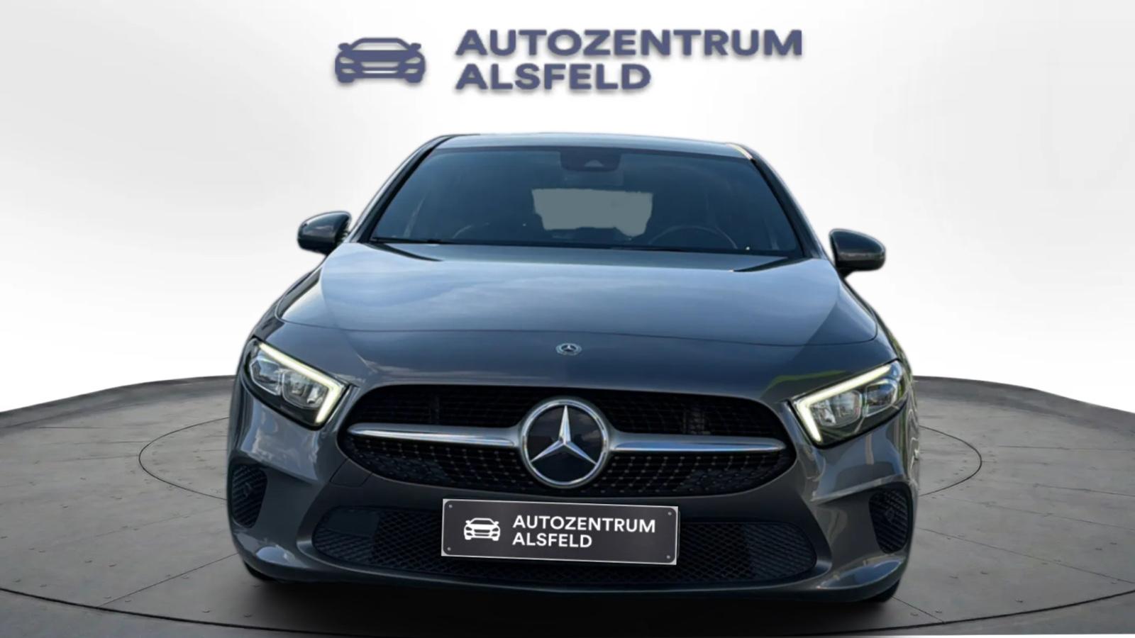 Mercedes-Benz A 220 7G/DCT/LED/LEDER/