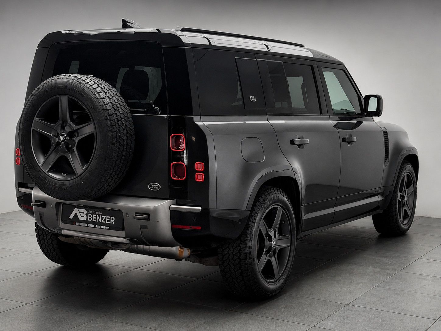 Fahrzeugabbildung Land Rover Defender 110 X-Dynamic SE/PANO/HUD/MERIDIAN