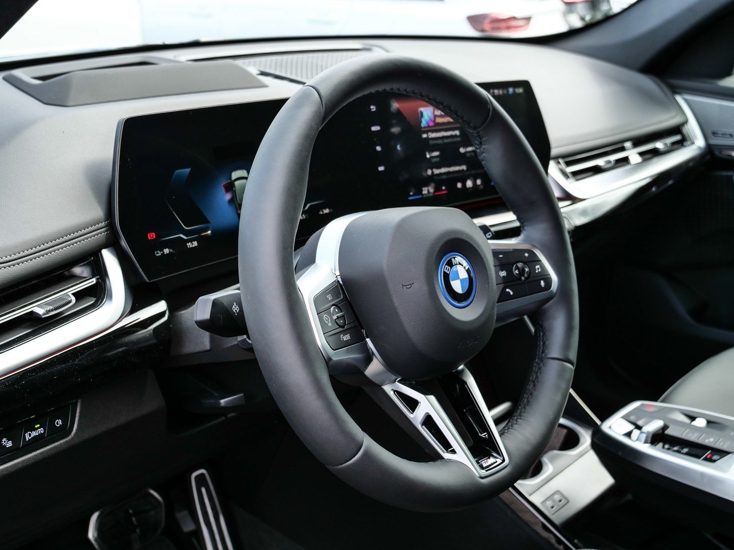 BMW iX1 - Bild 8