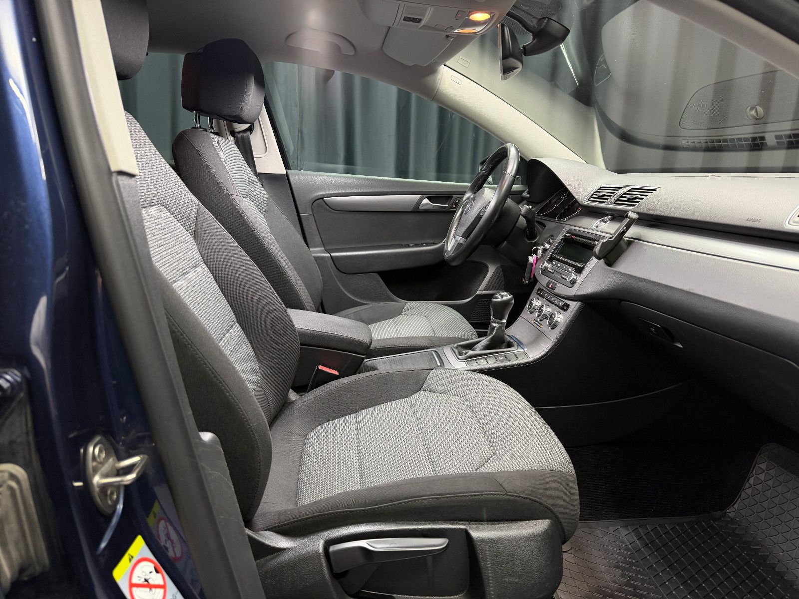 Fahrzeugabbildung Volkswagen Passat Comfortline BlueMotion |PDC|