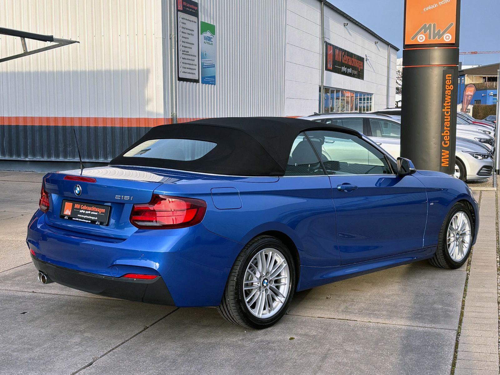 Fahrzeugabbildung BMW 218i Cabrio M-Sport LED PDC SHZ NAV H&K BT LHZ