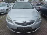 Opel Astra J Sports Tourer Edition - gebrauchte Opel Astra aus dem Jahr 2012