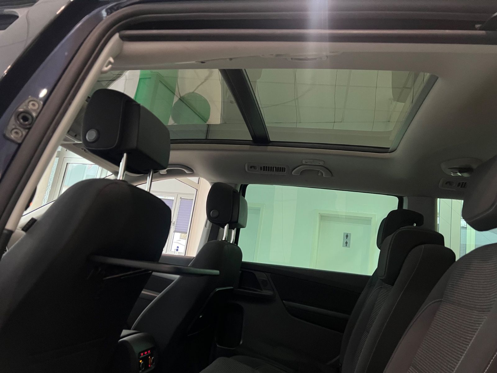 Fahrzeugabbildung Volkswagen Sharan 2.0 TDI Comfortline * PANO* R.KAMERA *AHK